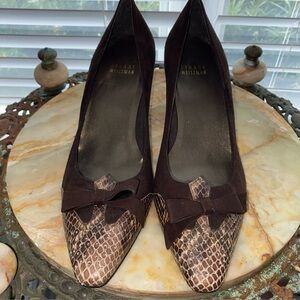 Stuart Weitzman brown suede and snakeskin pumps With Bow Size 7 W